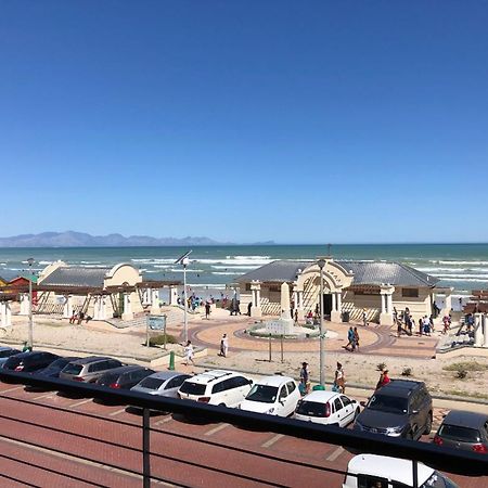 At The Beach - Muizenberg Cape Town Exterior foto