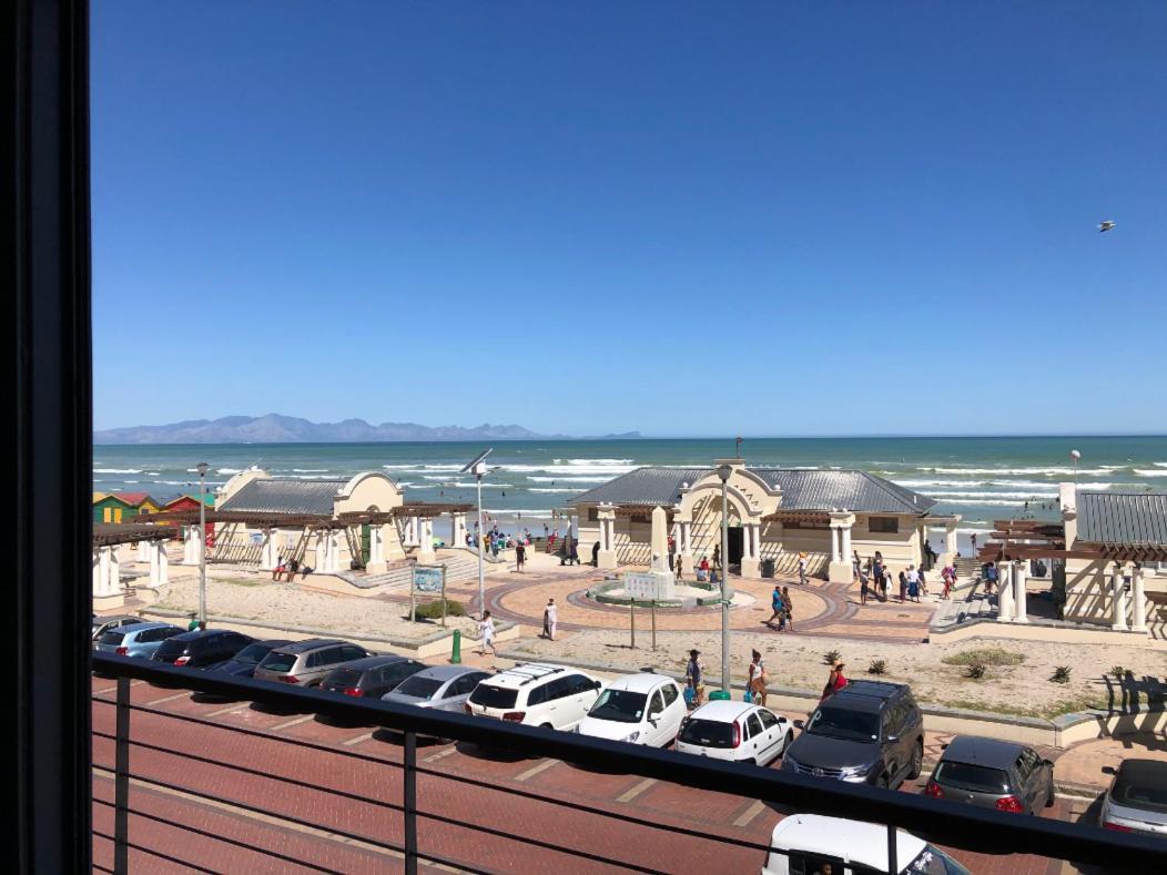 At The Beach - Muizenberg Cape Town Exterior foto