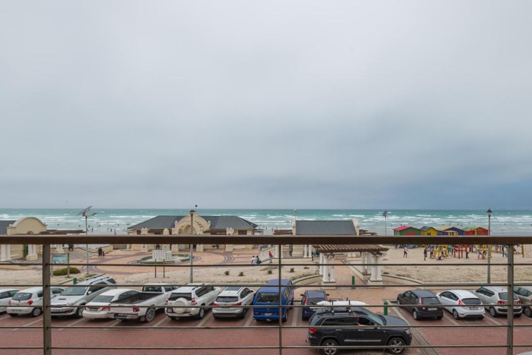 At The Beach - Muizenberg Cape Town Exterior foto